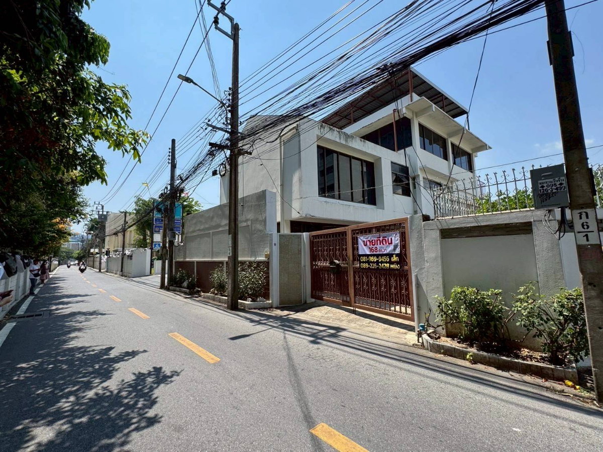 รูป ที่ดินสวยใจกลาง ทองหล่อ - เอกมัย ถนนสุขุมวิท เอกมัย ซ.12  ที่ดินขนาด 168 ตร.วา. หน้ากว้างถึง 14 ม. ลึก 53 เมตร  ราคา 58.5ลบ. - รูปที่ 6/19