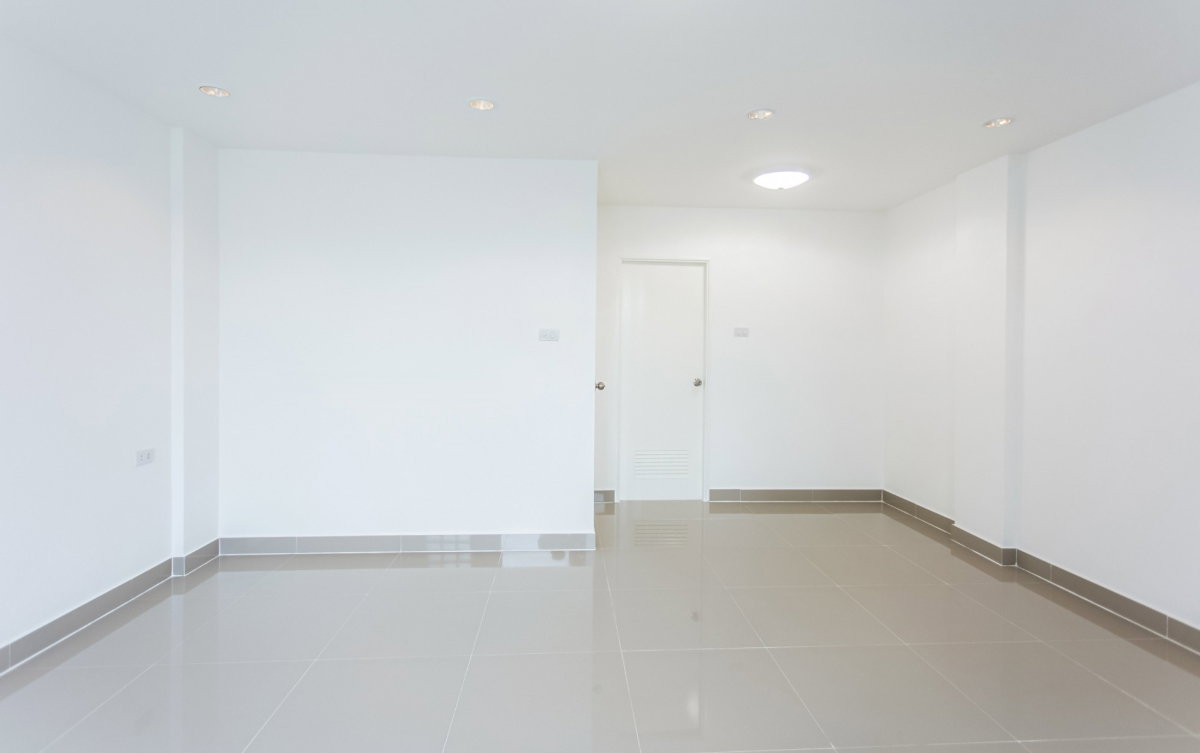 รูป S448 🐷 ขายด่วน ทาวน์โฮม 4 ชั้น ซอยสวรรค์วิถี (สุทธิสารวินิจฉัย) ใกล้ MRT ห้วยขวาง ลดพิเศษ เหลือเพียง 6.99 ล้านบาท - รูปที่ 9/17