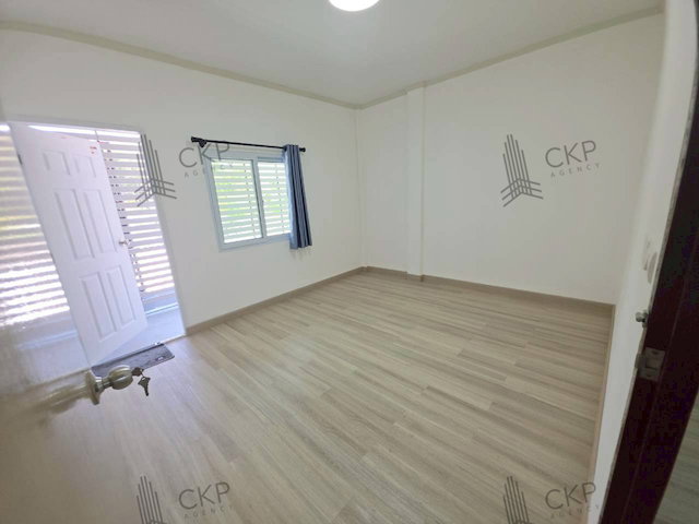 รูป ขาย ทาวน์เฮาส์รีโนเวทใหม่พร้อมอยู่ในซอยรัชดา 32 บนทำเลใจกลางเมือง เดินทางสะดวกใกล้ถนนรัชดาภิเษก ลาดพร้าว และ MRT ภาวนา | รหัส 93353 - รูปที่ 14/22
