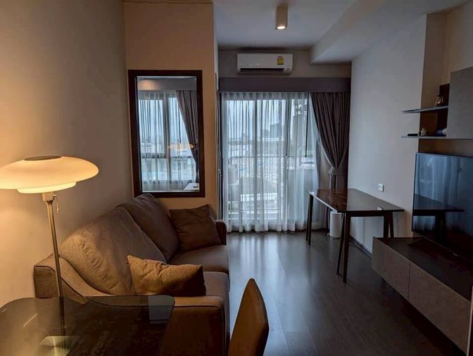 R0230 เช่า ให้เช่า ปล่อยเช่า คอนโด พหลโยธิน จตุจักร ไอดีโอ พหลโยธิน จตุจักร Ideo Phaholyothin Chatuchak 36 ตรม ราคาถูก สนใจ Line: @951qfbfi