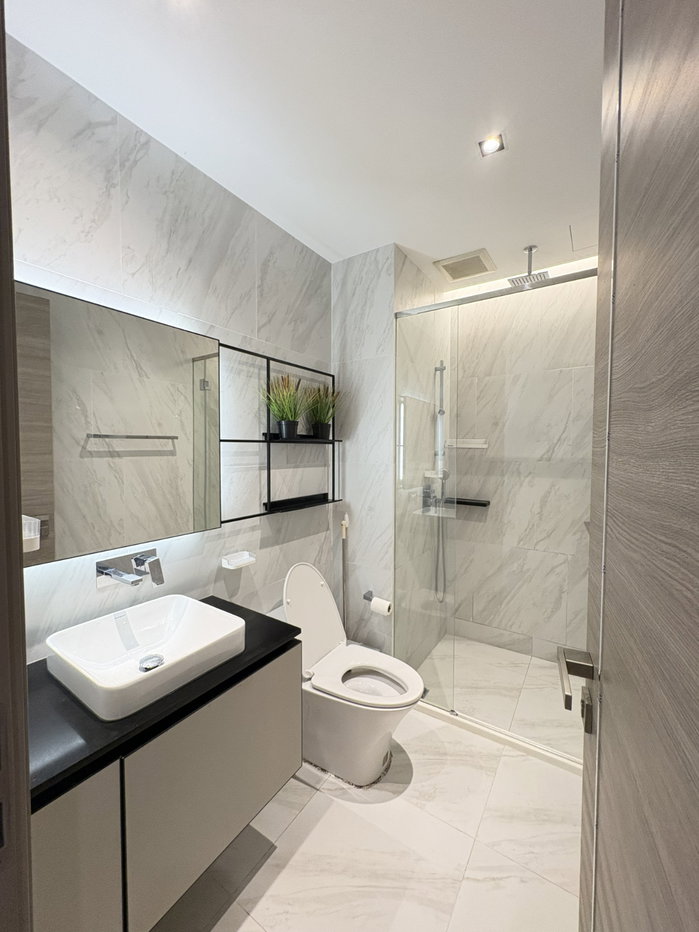 รูป ให้เช่าคอนโดหรู เดอะรูมสุขุมวิท 38 | 2 นอน 2 น้ำ 77 ตร.ม. ห้องมุม มีอ่างอาบน้ำ | แต่งสวยสไตล์ Modern Luxury  ใกล้ BTS ทองหล่อ เอ็มโพเรียม ทางด่วน - รูปที่ 8/21