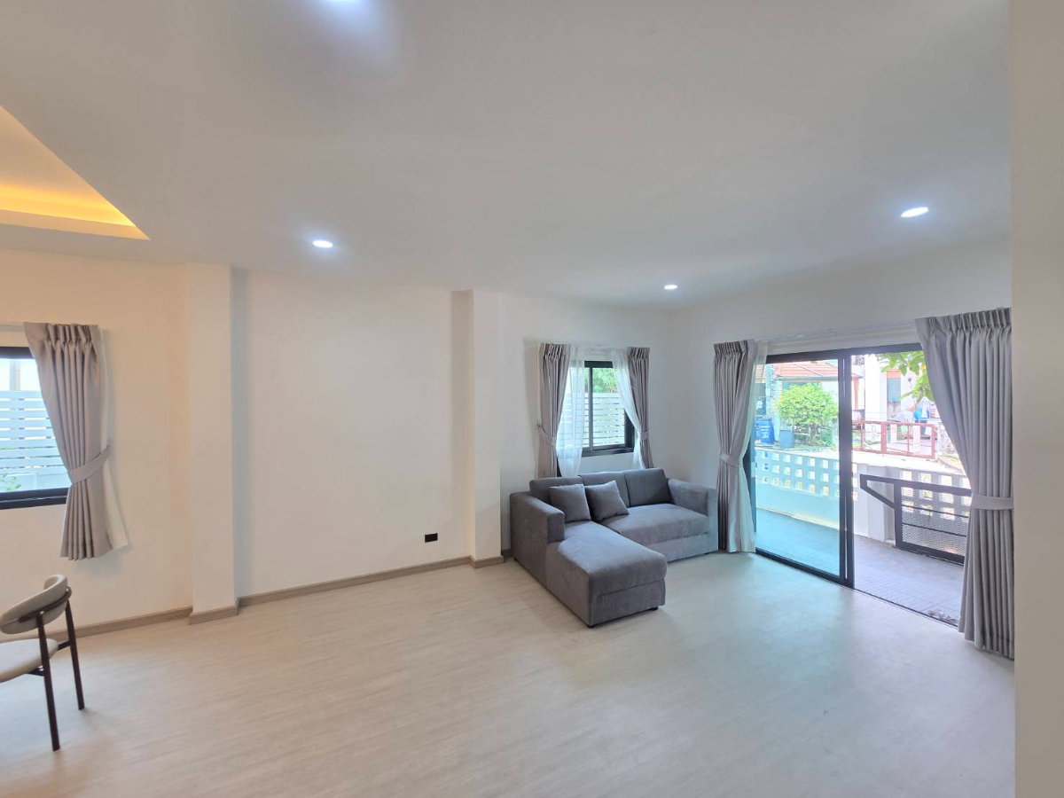 รูป ลดราคา..บ้านแฝดสไตล์บ้านเดี่ยว  รีโนเวทใหม่ หมู่บ้าน พร้อมพัฒน์1 ปัญญาอินทรา คลองสามวา ใกล้ซาฟารีเวิลด์ รถไฟฟ้า - รูปที่ 37/43