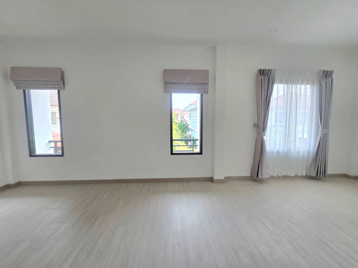 รูป ลดราคา..บ้านแฝดสไตล์บ้านเดี่ยว  รีโนเวทใหม่ หมู่บ้าน พร้อมพัฒน์1 ปัญญาอินทรา คลองสามวา ใกล้ซาฟารีเวิลด์ รถไฟฟ้า - รูปที่ 29/43