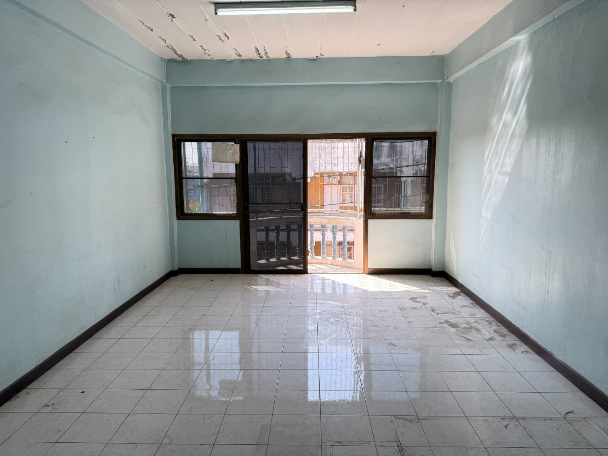 รูป อาคารพาณิชย์ 3 ชั้นครึ่ง 2ห้องนอน 3ห้องน้ำ 1ห้องครัว  - รูปที่ 20/32