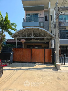 ทาวน์เฮ้าส์ 3-ห้องนอน ใน หัวหมาก (ID 1608101)
