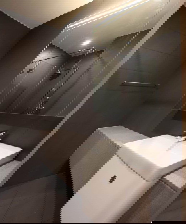 picture Noble                   Ploenchit  - 11/14