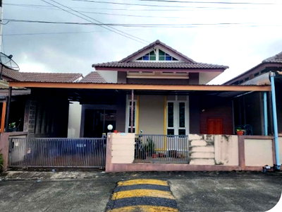 Houses for sale Eastern Seaboard Industrial Estate : FOR SALE  HOUSE PROPERTY  2523000 BAHT.