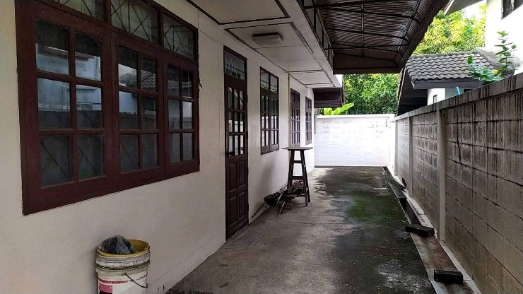 รูป ขายบ้านเดี่ยว 2 ชั้น หลังใหญ่ 77 ตร.ว. หลังตลาดสี่มุมเมือง
ราคา 4.2 ล้านบาท | 4 ห้องนอน 2 ห้องน้ำ | พื้นที่ใช้สอย 280 ตร.ม. | จอดรถ 6 คัน - รูปที่ 7/10