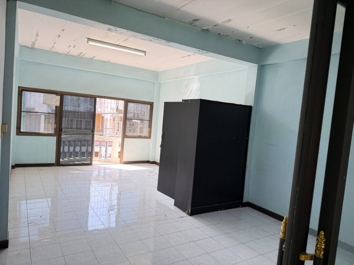 รูป อาคารพาณิชย์ 3 ชั้นครึ่ง 2ห้องนอน 3ห้องน้ำ 1ห้องครัว  - รูปที่ 22/32