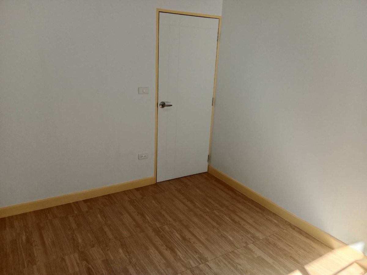 รูป 🏡 ทาวน์โฮม 4 ห้องนอน สมุทรสาคร รีโนเวทใหม่ จอดรถ 2 คัน | ดี พลัส - รูปที่ 16/18