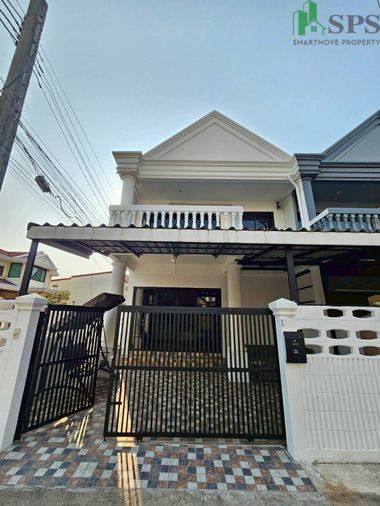 Townhouse for Rent (Corner Unit), Sukhumvit 72 near BTS Bearing (SPSP653)
