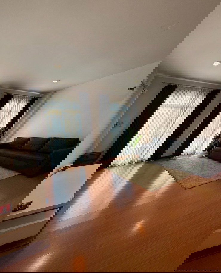 รูป เช่าทาวน์โฮม 3 ชั้น ม. บ้านกลางเมือง สวิสทาวน์ สวย ทำเลดี สนใจแอตไลน์ครับ@841qqlnr - รูปที่ 5/22