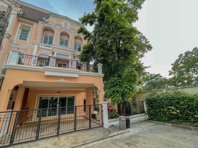 ปล่อยเช่าทาวน์เฮ้าส์ เออร์เบิน สาทร-ราชพฤกษ์ (หลังมุม มีสวนในตัว ตกแต่งใหม่ทั้งหลัง สภาพบ้านเหมือนใหม่)