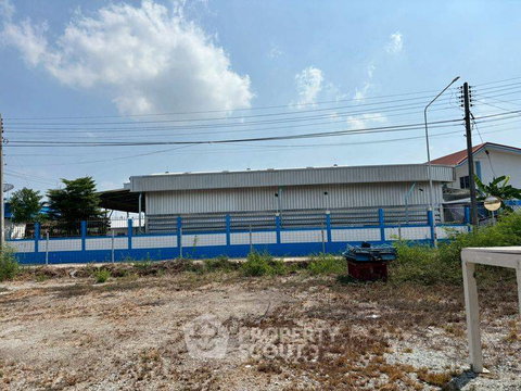 ที่ดินสำหรับปล่อยขาย 44,800 ตารางเมตร แถว ใน บ้านเก่า (ID 2673341)