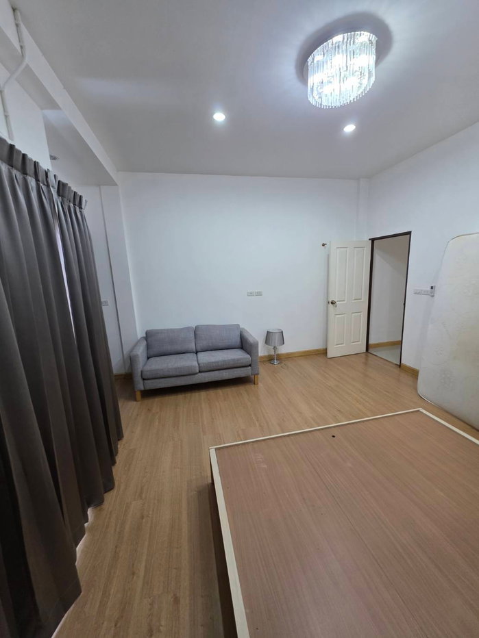 รูป ให้เช่า  พร้อมให้เข้าอยู่ พฤษภาคมนี้ครับ อาคารพานิช 2 ชั้น ขนาดพื้นที่ 21 ตารางวา (หลังมุม) 2 ห้องนอน 2 ห้องน้ำ  081-807-4453 ,065-510-0355 (อาร์ม) - รูปที่ 11/12