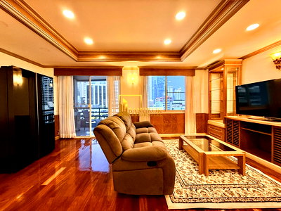 คอนโดให้เช่า : Pearl Garden | Spacious 2 Bedroom Condo For Rent in Sathorn - BR2315CD