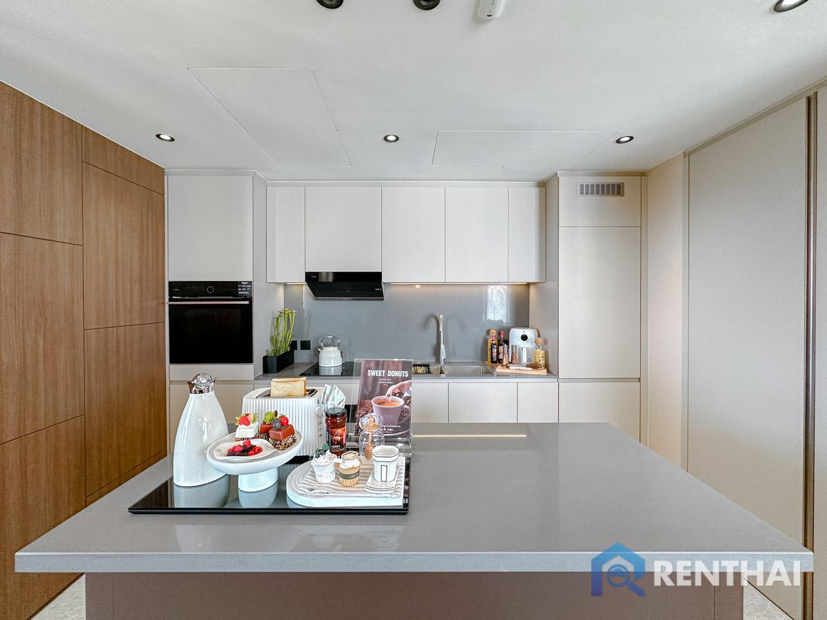 picture Exclusive Luxury Living in private Beachfront condo Pattaya. - 16/25