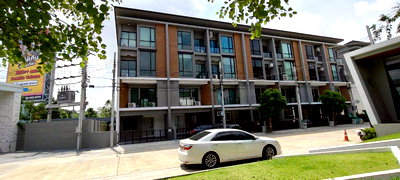 ทาวน์โฮมให้เช่า : ✨ให้เช่า TownHouse Premium Place  พหลโยธิน–รามอินทรา   ✨LineID: @Propvel (มี@ ข้างหน้า)✨
