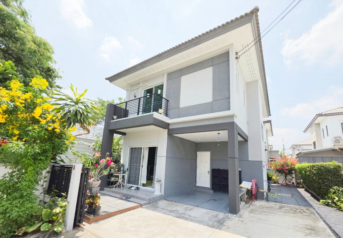 รูป บ้านเดี่ยว หลังมุม พื้นที่กว้าง หมู่บ้าน เซนโทร วัชรพล เปลี่ยนพื้นชั้น 2 ใหม่ทั้งหมด ต่อเติมห้องด้านข้าง พร้อมพื้นที่สวน และพื้นที่ชมวิว - รูปที่ 2/27