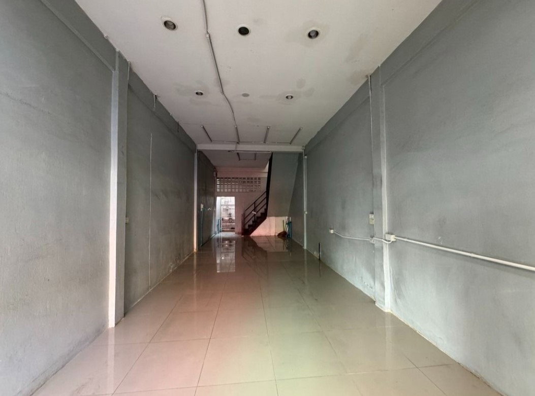 รูป เช่าตึกแถว ถนนอิสรภาพ ตลาดพรานนก  - รูปที่ 1/5