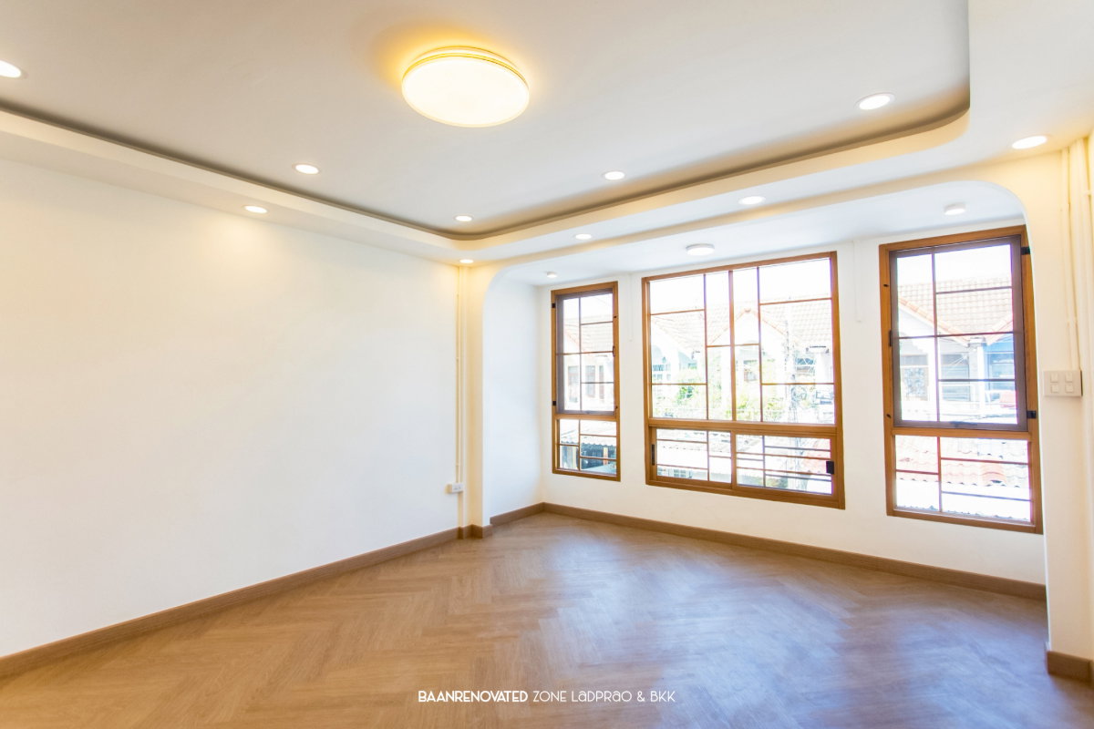 รูป น้อง H o k k a i d o ~ นวมินทร์ 135 รีโนเวทใหม่ ~   กลายเป็นสไตล์ญี่ปุ่นน่ารักสุดๆ งานมีเนียมลายไม้สวยๆ เกรดพรีเมี่ยม - รูปที่ 4/14