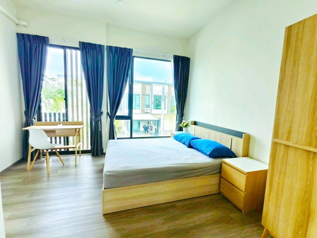 รูป ทาวน์เฮ้าส์ 2ชั้น ให้เช่า 2นอน 2น้ำสนามกอล์ฟเมืองแก้ว1.7กม วัดคลองปลัดเปรียง 1.1กม. เมกาบางนา 2 กม. ใกล้ตลาดบางแก้ว 1 กม.18ตร.วา. 145ตร.ม - รูปที่ 2/8