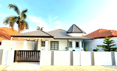 Houses for sale Bang Lamung Chonburi : Single house for sale in Rattanagorn Village 1, Pattaya. Excellent location, close to the city.