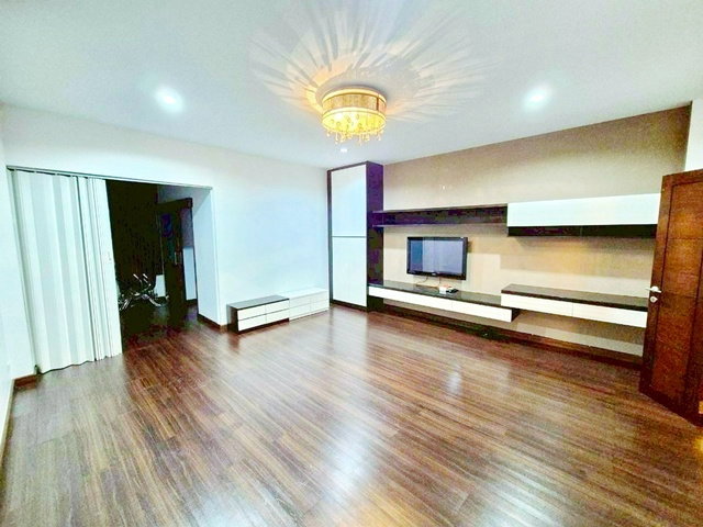 รูป ใกล้BTS อารีย์ 800 ม. BTSสะพานควาย 1 กม. โฮมออฟฟิศ 3 ชั้น กระทรวงการคลัง 500 ม. 3นอน 4น้ำ 50ตร.วา. 280 ตร.ม. ใกล้ตลาดอารีย์ 800 ม - รูปที่ 7/8