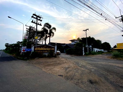 โรงงาน เมืองสุรินทร์ สุรินทร์ : โรงสี 7774.6 ตร.วา -,25/3,25/3 หมู่ที่ 8 อำเภอเมืองสุรินทร์ สุรินทร์