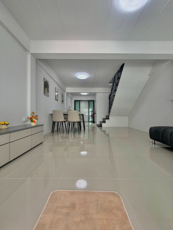 รูป บ้านสวย  ใจกลางเมืองนนทบุรี  3 ห้องนอน  หมู่บ้านเรวดี 3   ซอยเรวดี 57   ใกล้กระทรวงสาธารณะสุข - รูปที่ 5/21