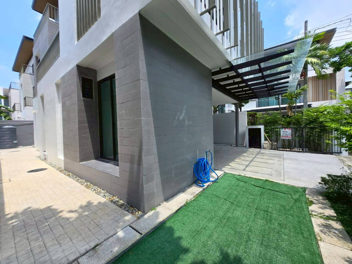 รูป ถูกสุด! บ้านเดี่ยวสไตล์ Modern หลังมุม เฟอร์ครบ พร้อมอยู่ ใกล้สวนหลวง ร.9 และ Mega Bangna - รูปที่ 33/35