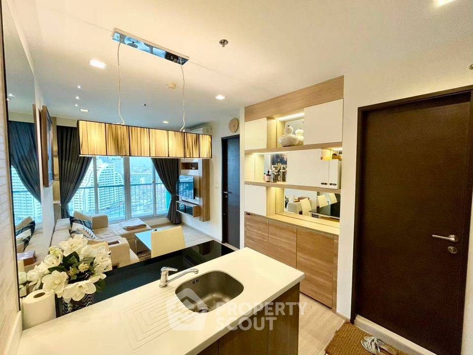 รูป คอนโด 1-ห้องนอน ที่ ริธึ่ม สาทร ใกล้ BTS สะพานตากสิน (ID 1798550) - รูปที่ 4/9