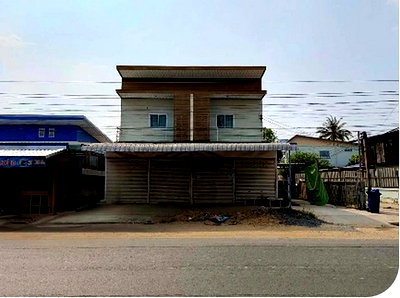 Shophouses for sale Yasothon : FOR SALE  COMMERCIAL BUILDING PROPERTY  2256000 BAHT.