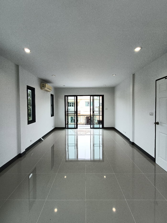 รูป ขายบ้านเดี่ยวลาดกระบัง (คุ้มเกล้า) รีโนเวทใหม่ 4 ห้องนอน ใกล้สุวรรณภูมิ 54 ตร.ว. ราคา 4.29 ล้าน ฟรีโอน - รูปที่ 22/26