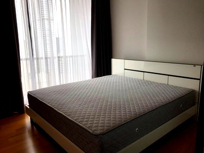 คอนโดให้เช่า : 🍀 ให้เช่า โนเบิล รีโว สีลม 🍀 สนใจแอดไลน์ @zcondo (มี@นำหน้า) 🔥  C5540