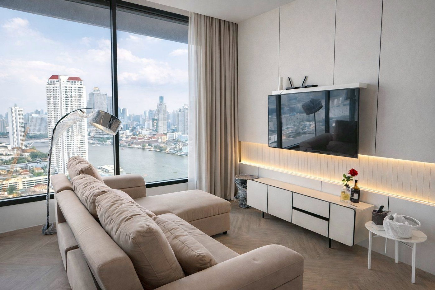 รูป LTH15073 -🏙️ High Floor Condo for Rent | Krung Thonburi | Open View Living with Easy City Access | Near BTS Krung Thonburi | 65,000 THB/Month | คอนโดกรุงธนบุรี ชั้นสูง วิวโล่ง เดินทางเข้าเมืองง่าย ใกล้ BTS กรุงธนบุรี - รูปที่ 4/5