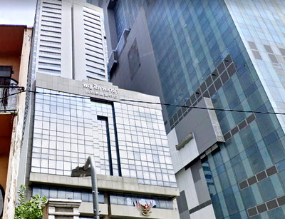 Office for sale Bangkok : Office space for sale at Phaya Thai Plaza, prime location next to BTS Phaya Thai.