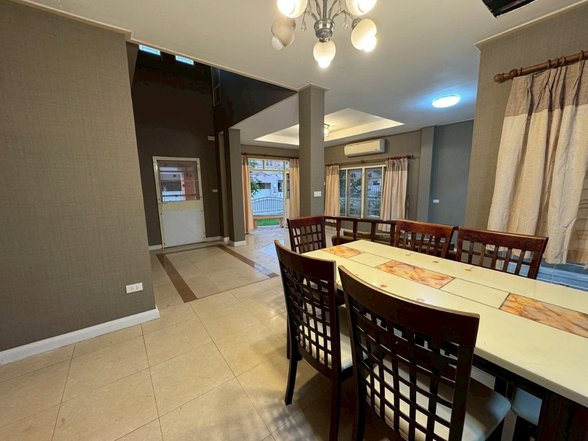 รูป 🏡✨ บ้านเดี่ยวรีโนเวทใหม่ หมู่บ้าน Perfect Place รามคำแหง 164 เฟส1 ซอย8 บ้านสวย สภาพใหม่ทั้งหลัง บรรยากาศเงียบสงบ พร้อมเข้าอยู่ - รูปที่ 3/8