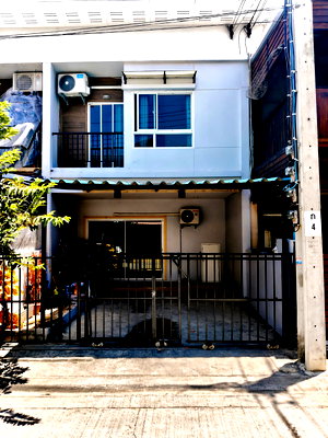 Townhouses for rent : For rent: Modern 2-Storey Townhome for Rent at Villette Lite Pattanakarn 38 | Fully Furnished | Pet-Friendly | Convenient Location
