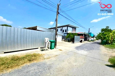 บ้านเดี่ยว ถนนลาดพร้าว : ขายบ้านเดี่ยวชั้นเดียว 111 ตร.ว. ลาดพร้าว 101 ซอย 42 บางกะปิ ใกล้รถไฟฟ้า