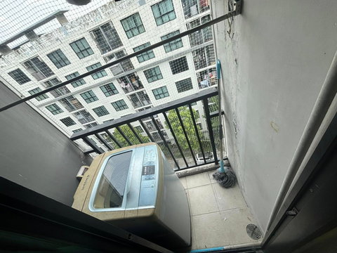 🔥 Best price in Chokchai 4 area! Beautiful room, fully furnished and ready to move in! 🔥 For rent: Be You Chokchai 4. Great location, close to