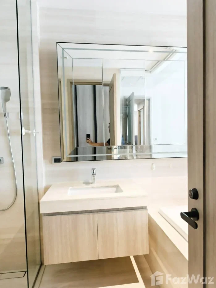 picture Next to EmQuartier 6200398 - 6/8