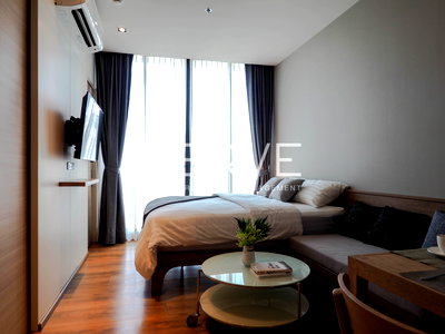 Condos for rent Bangkok : 🔥Hot Deal 18K🔥 - Studio High Fl. 25+ Good View Good Location Close to BTS Phrom Phong at Park 24 or Park Origin Phrom Phong Condo / For Rent