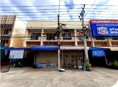 Shophouses for sale Angthong : FOR SALE  COMMERCIAL BUILDING PROPERTY  4762000 BAHT.