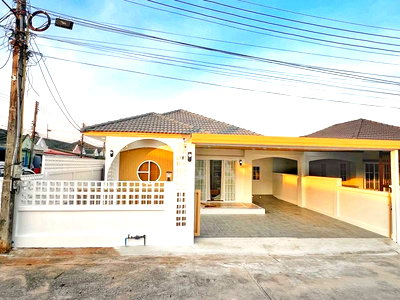 บ้านเดี่ยว นิคมปิ่นทอง : บ้านสวยพร้อมอยู่ คลาสสิคโฮม 2 ศรีราชา ราคาคุ้ม น่าอยู่มาก