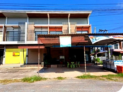 Shophouses for sale Boromrajonani College of Nursing Surat Thani : FOR SALE  COMMERCIAL BUILDING PROPERTY  1874000 BAHT.