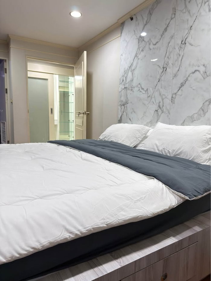 picture Witthayu Complex Pet friendly condo near bts pleonchit - 20/24