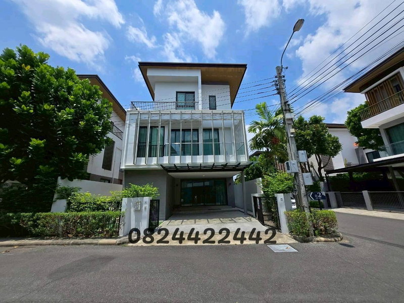 ขายบ้านเดี่ยว : สุดคุ้ม! บ้านเดี่ยว แต่งหรูสไตล์ Modern 3 ชั้น หลังมุม Built-in ทั้งหลัง พร้อมเฟอร์ ใกล้สวนหลวง ร.9 และ Mega Bangna