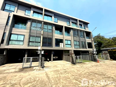 Townhouses for sale Bangkok : 2 Bedroom Townhouse for sale at Arco Home Office  6191473