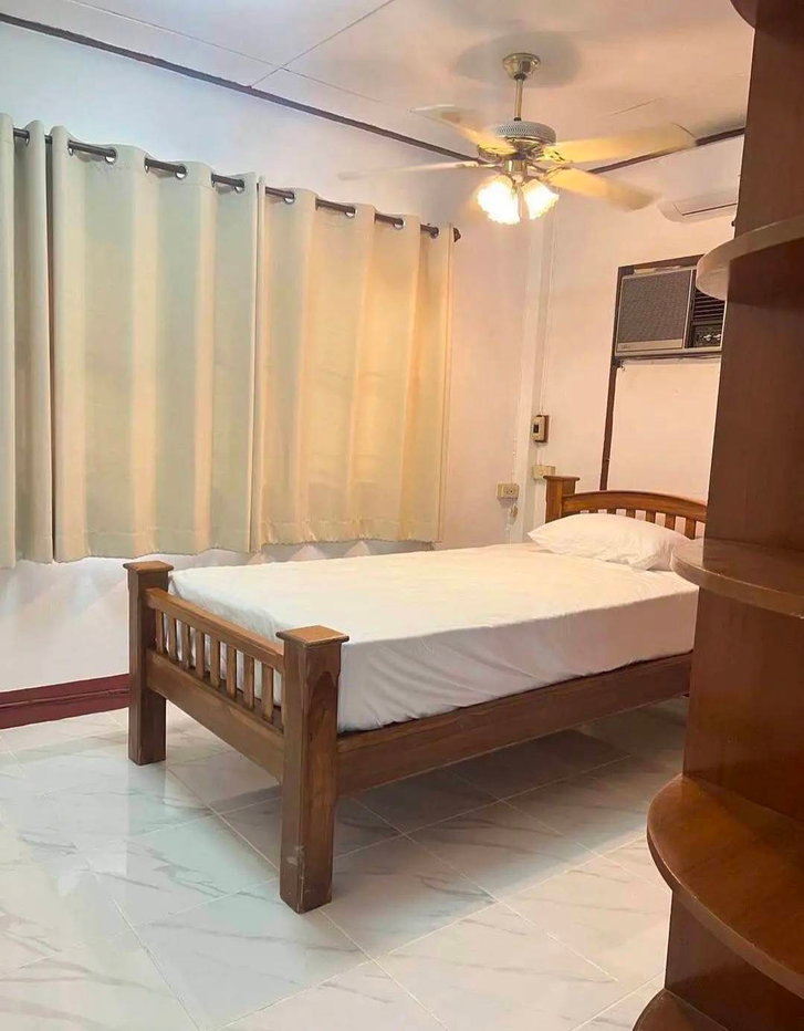 รูป ให้เช่าบ้านเดี่ยว รีโนเวทใหม่ทั้งหลัง 3 ห้องนอน 2 ห้องน้ำ ในหมู่บ้านศิริวัฒนานิเวศน์ หนองหอย-เชียงใหม่ เฟอร์นิเจอร์ใหม่ (R1060) T.0946511456 - รูปที่ 7/11